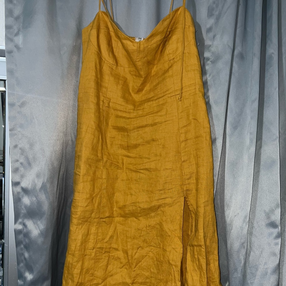 Reformation dress - Picture 2 of 7